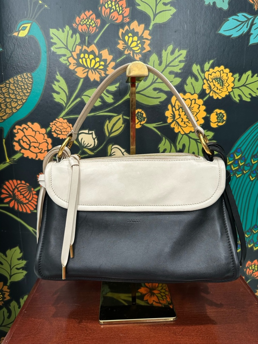 Bally Kyrah Black Ivory Leather Shoulder Bag Tassel Detail Top Handle Italy - Picture 2 of 13